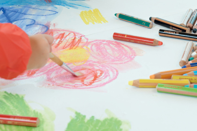 crayon aquarelle - Crayons de couleur pour enfants : du premier gribouillage au dessin d'artiste - 10doigts.fr