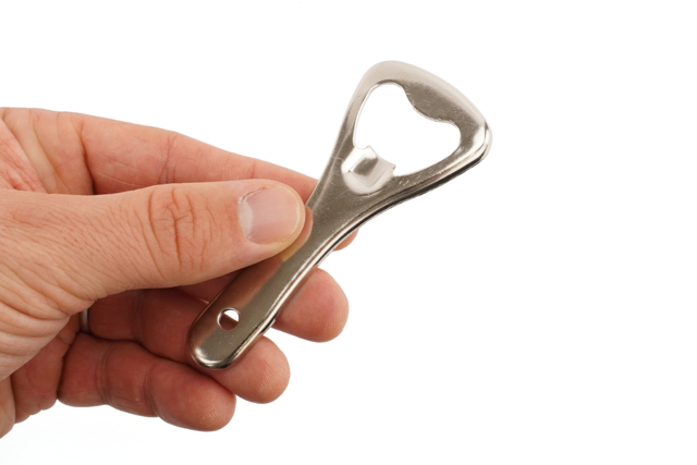 Décapsuleur en métal - Objets pratiques pour papa : des cadeaux utiles à fabriquer - 10doigts.fr