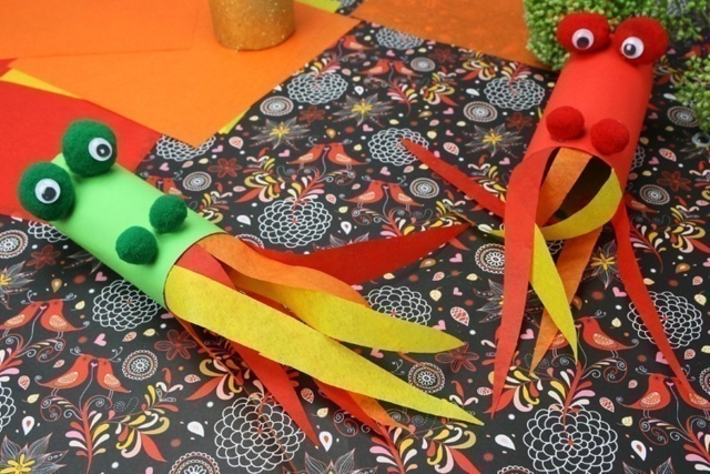 Dragons cracheurs de feu - Pots en carton - 10doigts.fr