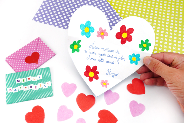 Enveloppe cœur "Merci maîtresse" - Gommettes cœur : des cœurs adhésifs pour vos activités créatives - 10doigts.fr