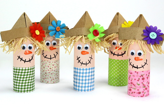 Épouvantails avec des rouleaux en carton - Raphia et fibres naturelles pour vos créations - 10doigts.fr