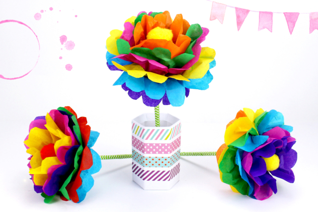 Faire une fleur en papier : méthode facile - Pompons pour bricolage créatif - 10doigts.fr