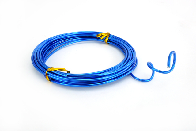 fil métal bleu 2 mm - Fils créatifs à tordre et modeler - 10doigts.fr