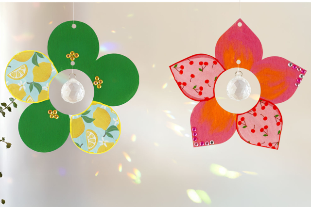 fleurs attrape soleil à suspendre - Suspensions et déco murale en bois à décorer - 10doigts.fr