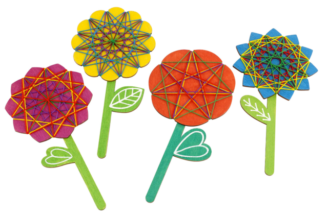 FLEURS EN BOIS STRING ART - Kits créatifs Fête des Mères : des coffrets tout-en-un pour fabriquer vos cadeaux pour maman - 10doigts.fr