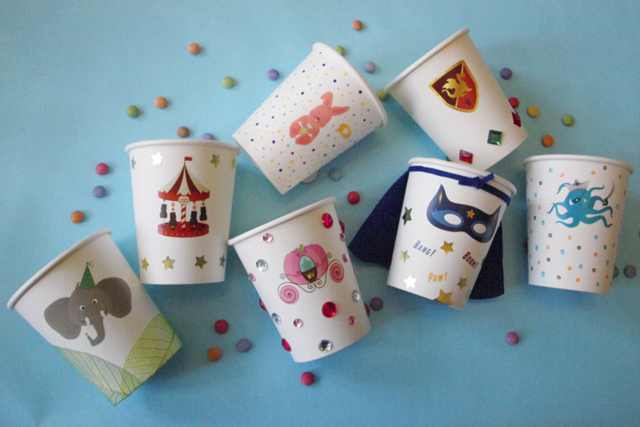 Gobelets en carton blanc - set de 8 pièces - Décorations de table - 10doigts.fr