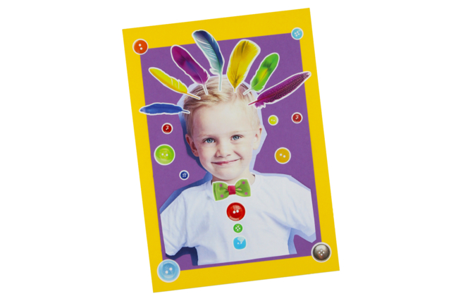 gommettes plumes et boutons - Gommettes réalistes pour enfants : l’éveil par l’image - 10doigts.fr