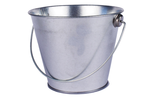Grand seau en zinc brillant - Supports en Métal - 10doigts.fr