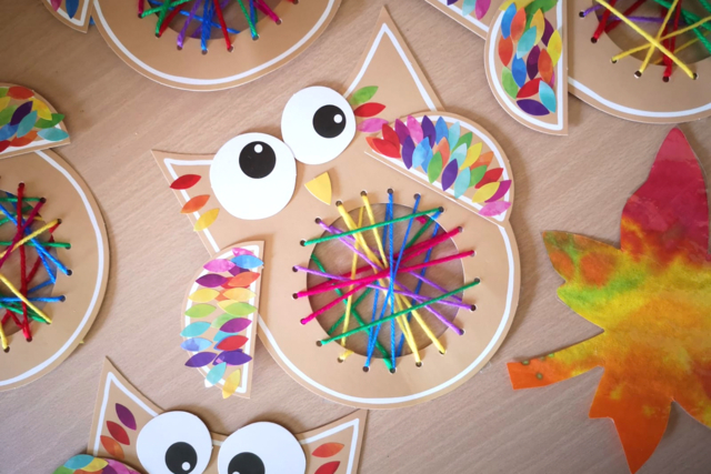 Hiboux à tisser Instagram1 - Kits créatifs d'automne : des activités clé en main pour les enfants - 10doigts.fr