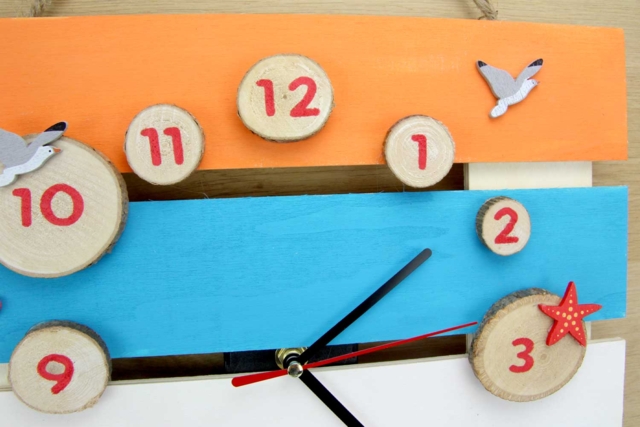 horloge mer - Déco en bois peint - 10doigts.fr