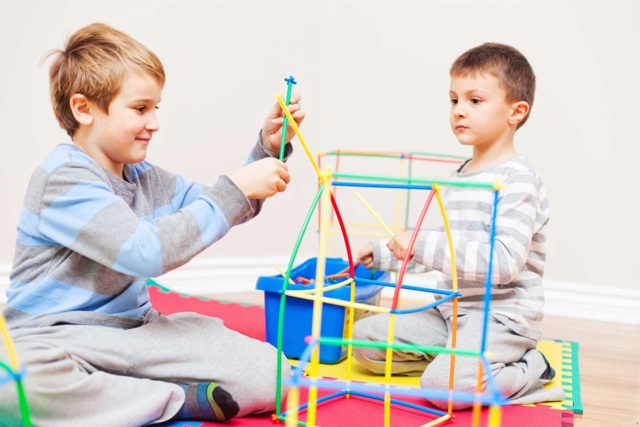jeu construction enfant tube - Jeux de construction - 10doigts.fr