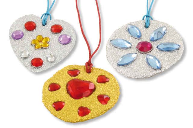 Kit 12 médaillons dorés ou argentés - Bijoux et porte-clés à fabriquer pour la fête des Mères - 10doigts.fr