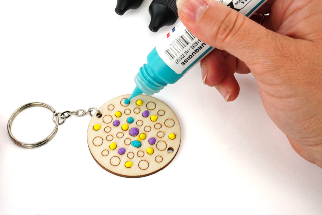 Kit porte-clés Mandalas en bois tuto - Porte-clés - 10doigts.fr
