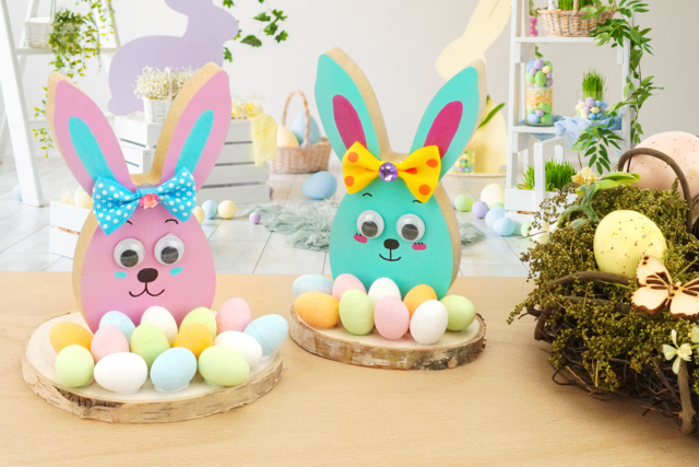 Lapins et mini œufs de Pâques - Supports de Pâques à décorer - 10doigts.fr