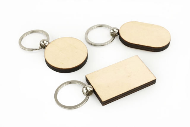 Lot 30 Porte cles bois - Bijoux et porte-clés en bois à décorer - 10doigts.fr