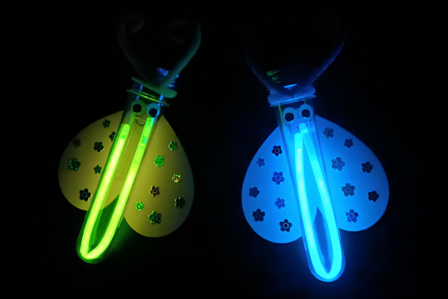 Lucioles qui brillent dans le noir - Articles lumineux, guirlandes et bougies LED - 10doigts.fr