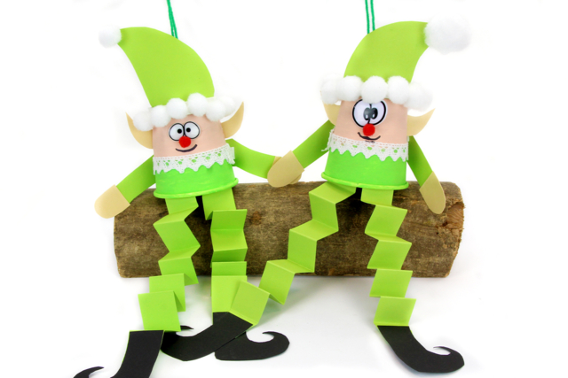 Lutin de Noël avec un gobelet en carton - Pompons pour bricolage créatif - 10doigts.fr