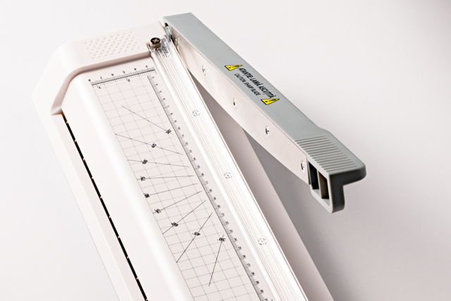 massicot - Accessoires créatifs de bureau - 10doigts.fr