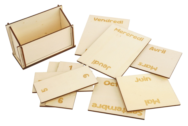 materiel Calendrier perpétuel en bois - Objets en bois à décorer pour le bureau - 10doigts.fr
