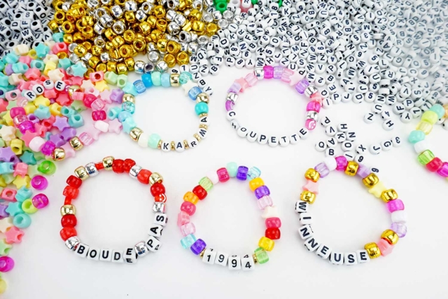Méga set de 4000 perles bracelets de l'amitié - Bijoux messages - 10doigts.fr
