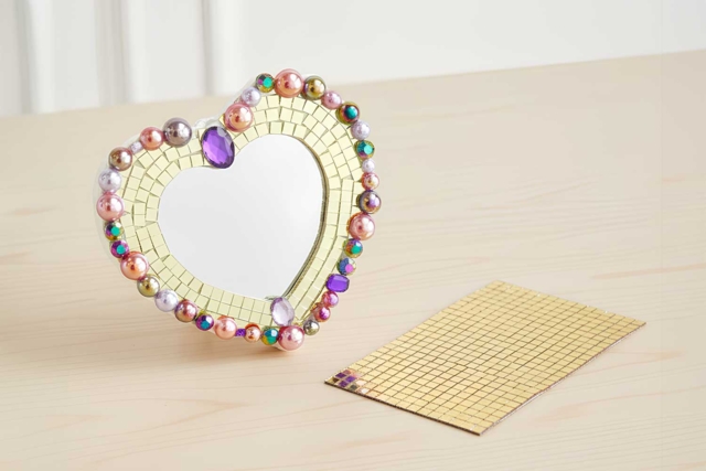 Miroirs coeurs adhésifs dorés - 1500 pcs - Miroirs à coller - 10doigts.fr
