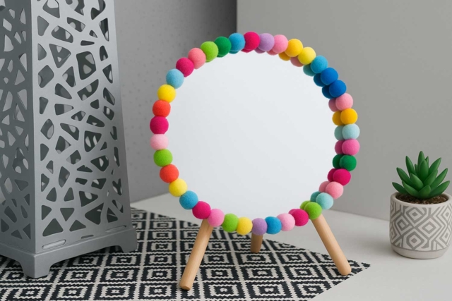 miroirs ronds pompons - Miroirs à décorer - 10doigts.fr