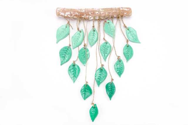Mobile feuilles en PLASTIROC - Cordes & ficelles naturelles - 10doigts.fr