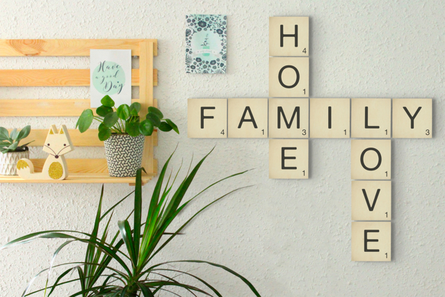 mot scrabble  - Lettres en bois à décorer - 10doigts.fr