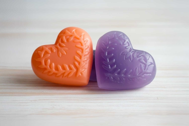 moule coeur - Moules et accessoires savon - 10doigts.fr