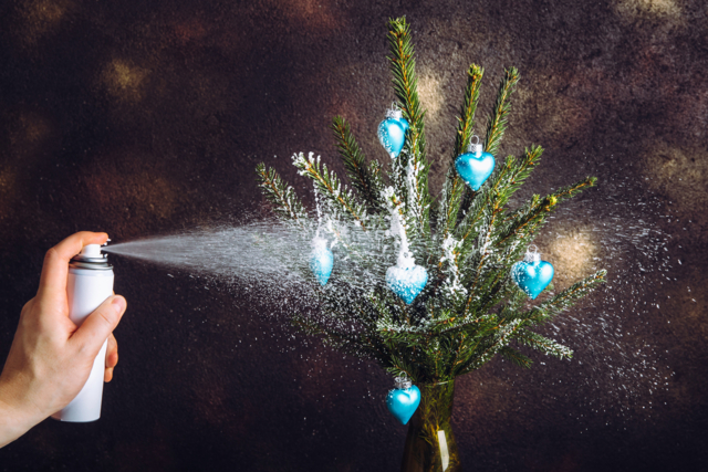 neige en spray sapin noël - Décors de fenêtres Noël - 10doigts.fr