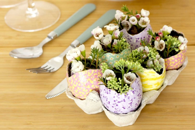 oeufs en papier mâché decopatch - Supports de Pâques à décorer - 10doigts.fr