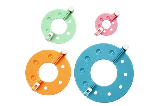 outil pompon creativ - Outils à pompons et tricotins : l'art du fil à la portée de tous - 10doigts.fr