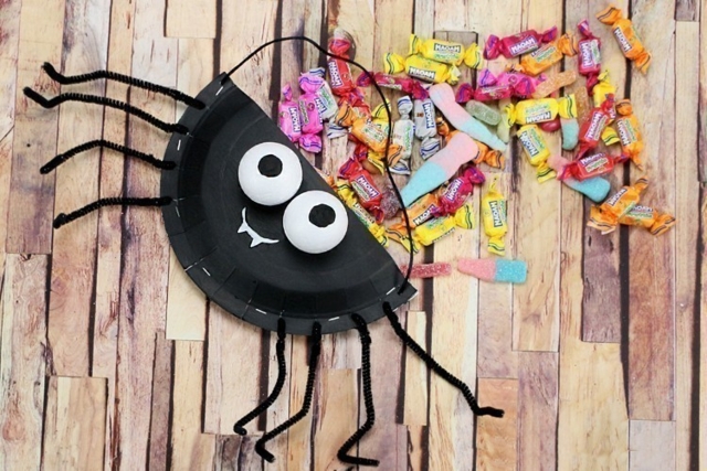 Panier à bonbons Araignée - Marqueurs POSCA : la référence mondiale de la peinture nomade - 10doigts.fr