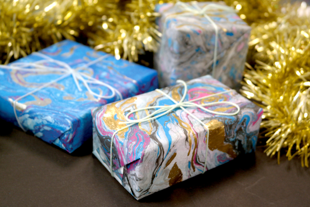 papier marbré - Peinture marbling - 10doigts.fr