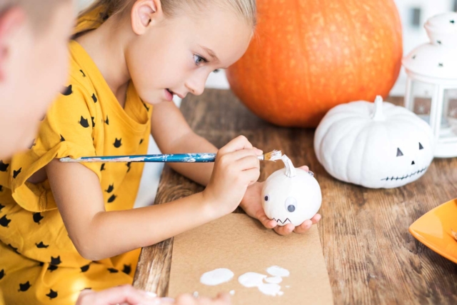 peinture blanche acrylique - Accessoires créatifs Halloween - 10doigts.fr