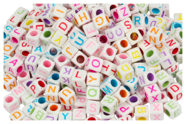 Perles cubiques blanches alphabet  - Bijoux messages - 10doigts.fr