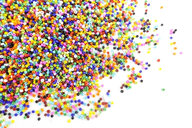 Perles de rocaille opaques, couleurs assorties - 9000 perles - Perles Rocaille - 10doigts.fr