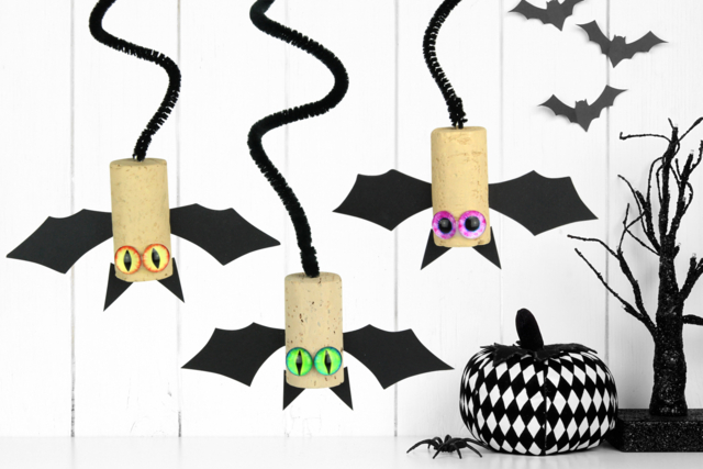 Petites chauves-souris à suspendre - Yeux mobiles - 10doigts.fr