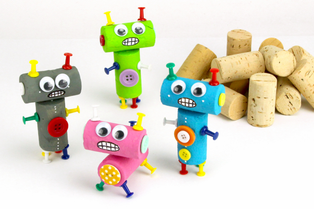 Petits robots en bouchons de liège - Marqueurs POSCA : la référence mondiale de la peinture nomade - 10doigts.fr