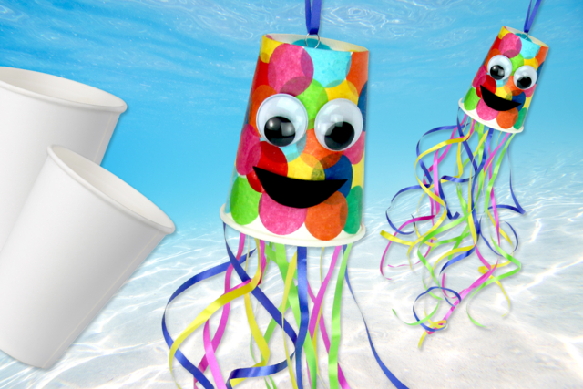 Pieuvre multicolore avec un gobelet - Papiers de soie - 10doigts.fr