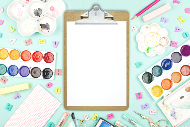 planchette à pince - Accessoires de dessin : les outils indispensables des jeunes artistes - 10doigts.fr