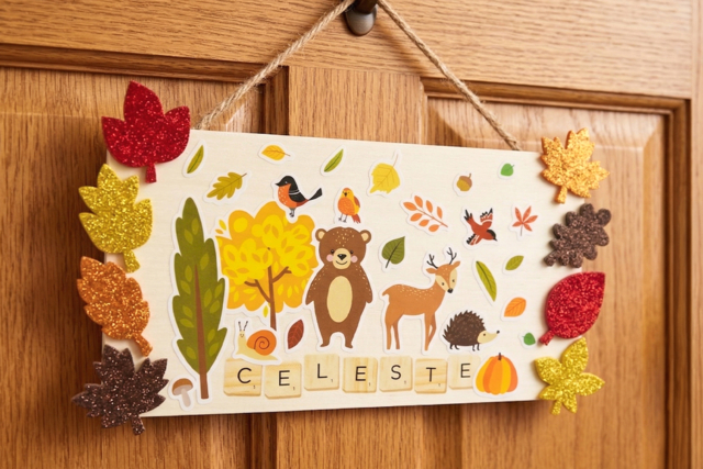 Plaque de porte "Animaux de la forêt" - Stickers en feutrine : du relief et de la texture dans vos créations - 10doigts.fr