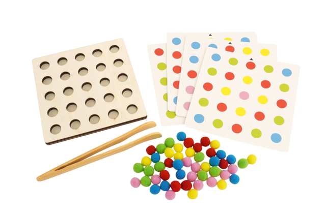 Plateau de motricité montessori + pompons - Kits éducatifs : le plaisir d'apprendre par la manipulation - 10doigts.fr