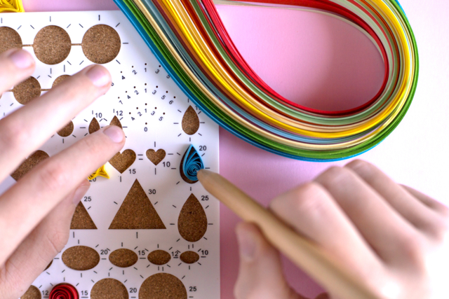 plateau en liège - Papiers Quilling - 10doigts.fr