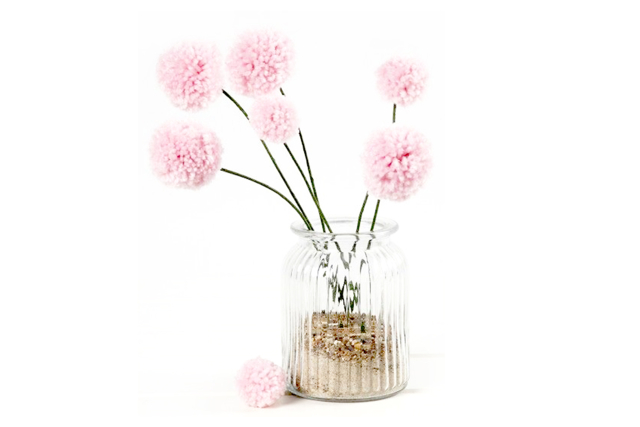 pompon fleur - Outils à pompons et tricotins : l'art du fil à la portée de tous - 10doigts.fr