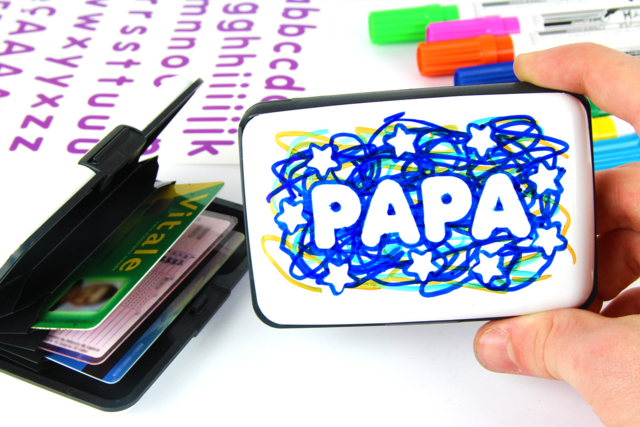 Porte-cartes (gribouillage artistique) - Gommettes de Noël : autocollants et stickers créatifs pour enfants - 10doigts.fr