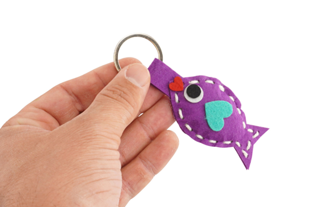 porte-clé  poisson en feutrine - Kits en feutrine - 10doigts.fr