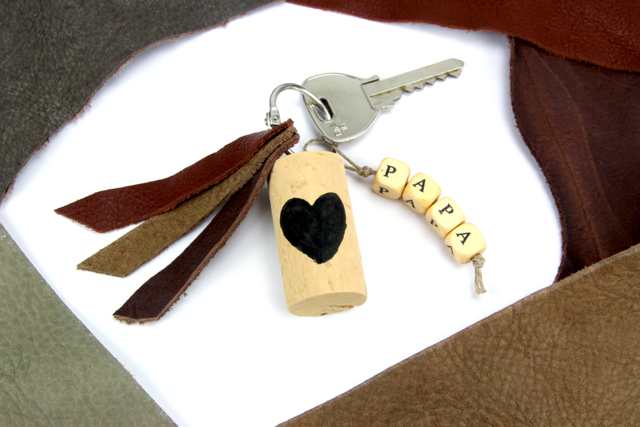 Porte-clés fête des pères - bois / liège / cuir - Bijoux messages - 10doigts.fr