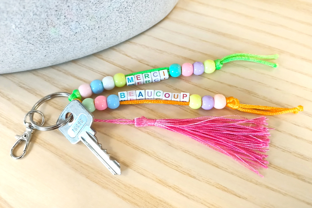 Porte-clés "merci beaucoup" - Perles enfant - 10doigts.fr