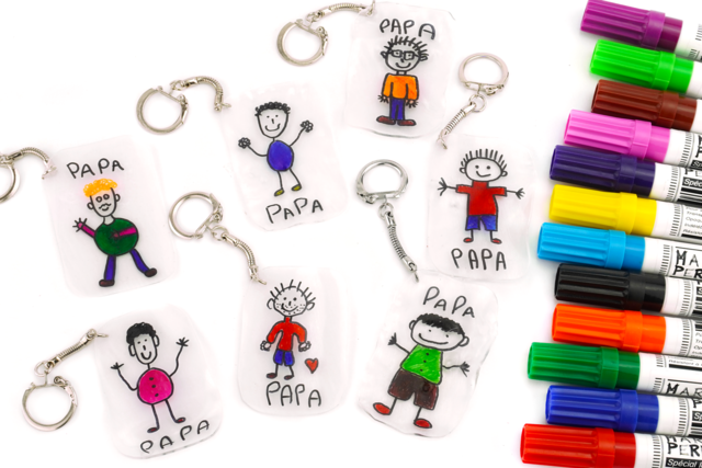 Porte-clés plastique fou - Dessin de papa - Feuilles de plastique fou : le support magique pour vos activités - 10doigts.fr